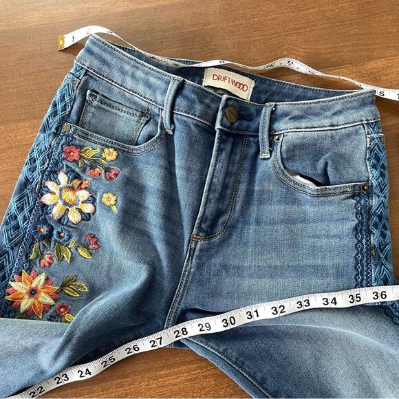 Driftwood | Jackie High Rise Jean Floral Embroidered Asymmetrical Raw Hem Skinny - Picture 9 of 10